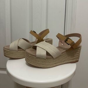 TOMS 6.5 platform shoes - like new, barely worn